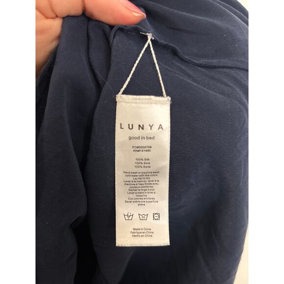 Lunya Pajama Set Womens Large Washable Silk Tank Shorts Deep Navy Blue Sleep PJs - Picture 7 of 9